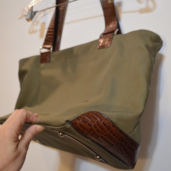 LEE's Needle ART Handle Bag Large Green Hacki faux Leather Handles approx. 18x11 - Picture 4 of 16